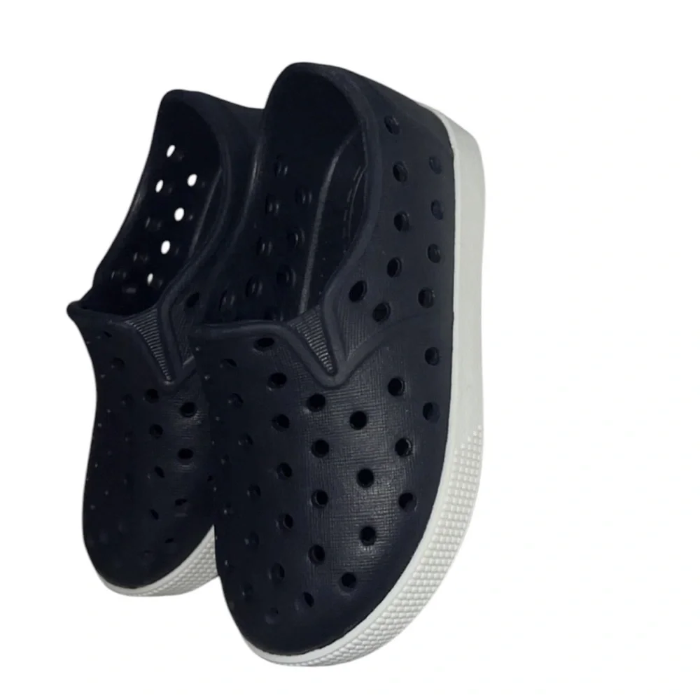 Old Navy Kids Shoes in Black and White
